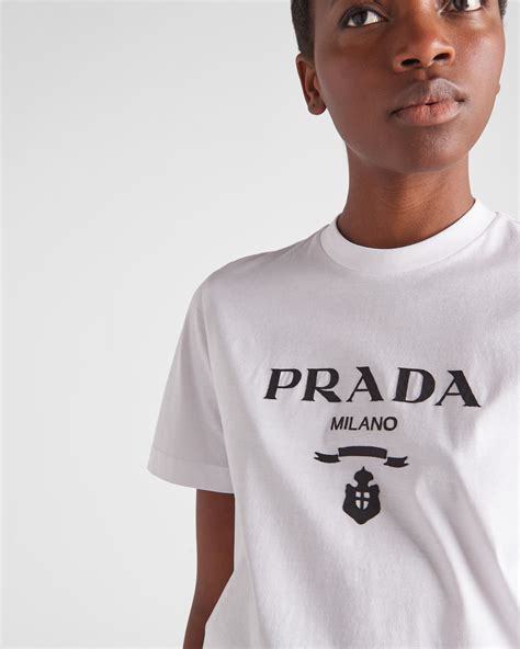 prada t shirt price.